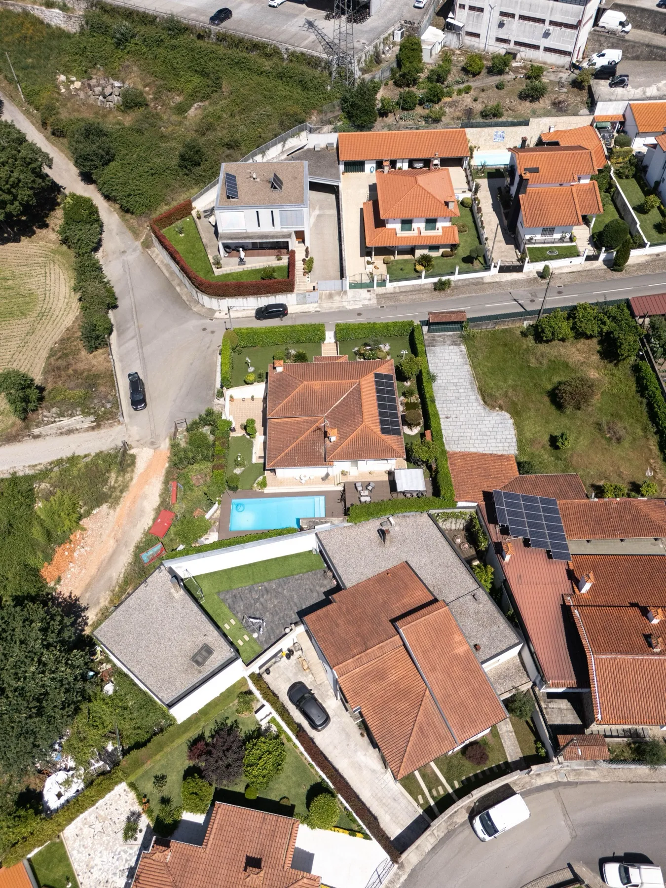 Instalação solar residencial da Brook Energy vista de drone, no distrito de Braga