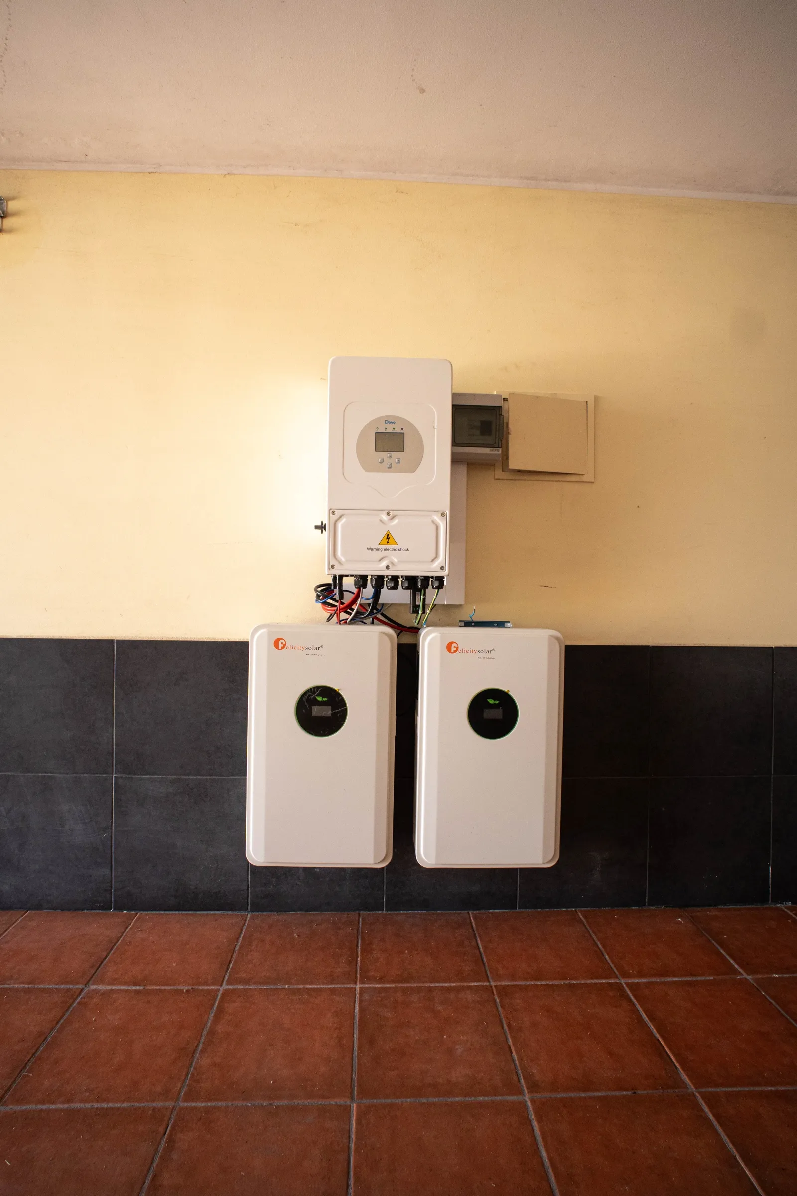 Inversor + baterias numa instalação Brook Energy
